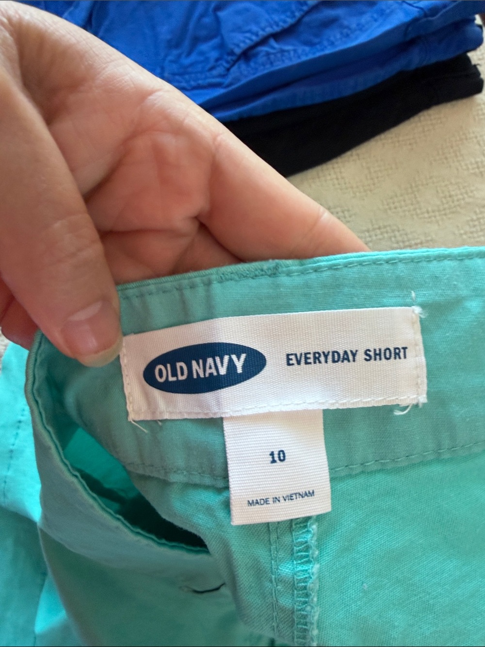 Old Navy Turquoise Women’s Shorts - Picture 3 of 3
